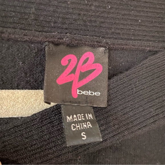 2B BEBE BLACK LONG TOP With Open Chain Link Sleeve Design Size Small - Picture 3 of 8